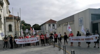 Trabalhadoras da Santa Casa da Póvoa de Varzim em protesto. Foto CGTP
